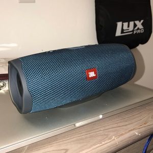 JBL Charge 4